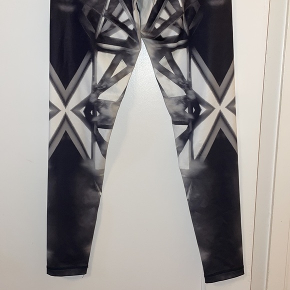 Nike Work out tights Dry-Fit size XSMALL (worn once) Burning Man Vibes - Picture 7 of 10